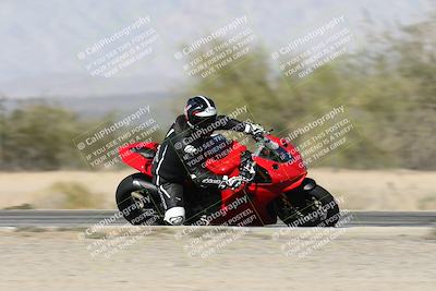 media/Dec-01-2025-Moto Forza (Mon) [[2daa91e15f]]/2-Intermediate Group/Session 3 (Turn 7 Inside Pans)/